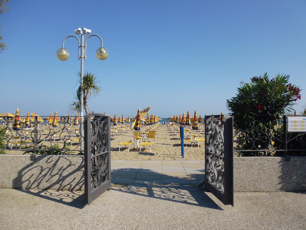 Residence Bagni Miramare Lido di Jesolo Eksteriør billede